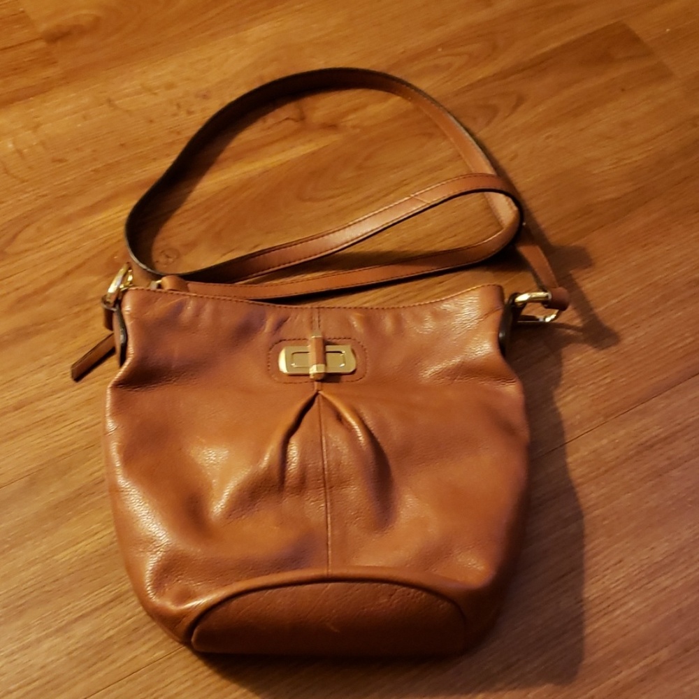 B.MAKOWSKY CROSSBODY LEATHER BAG